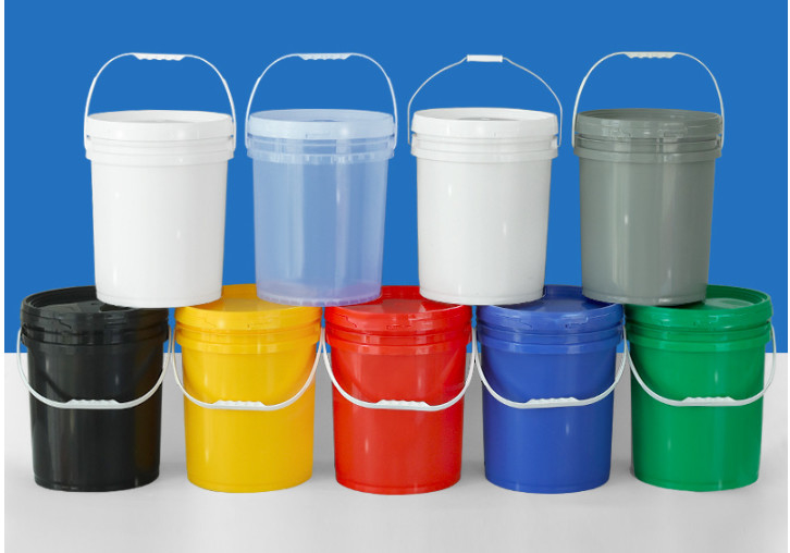 ภาชนะถังสังเคราะห์สีขาวหรือสีอื่น ๆ สำหรับการจัดเก็บ
