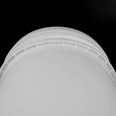 จีน 20L ถังพลาสติกน้ำมันหล่อลื่นบรรจุถัง PP นำมาใช้ใหม่ Spout พร้อมเครื่องจ่าย